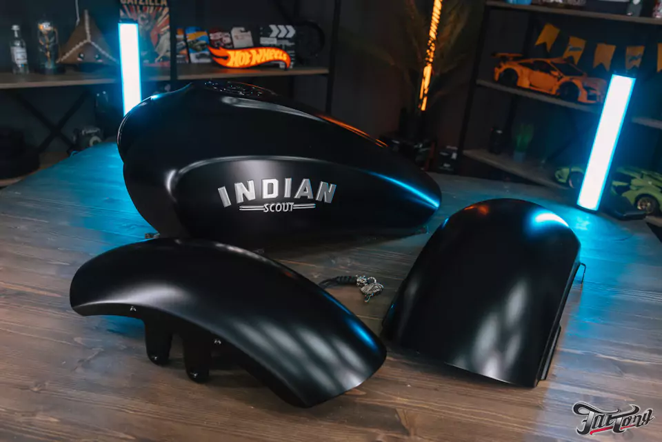 Окрасили детали мотоцикла Indian Scout в черный матовый цвет